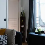 Superb Apartment 15 Minutes From The Republic