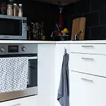 Superb Apartment 15 Minutes From The Republic
